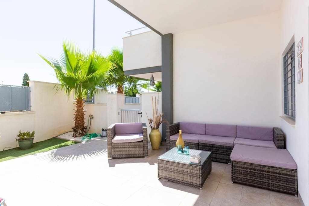 Bungalow Pink Garden Οριουέλα Εξωτερικό φωτογραφία